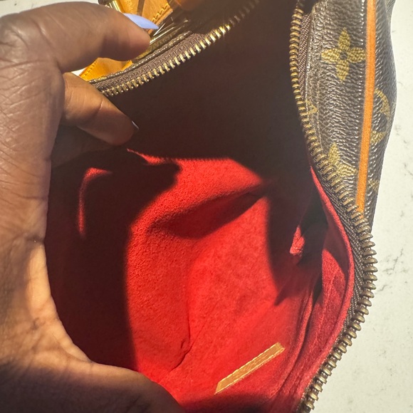 Louis Vuitton Croissant MM Bag - Picture 9 of 11